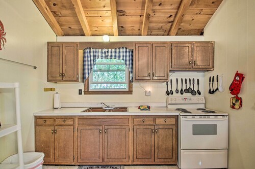 'the Den' Raymond Home w/ 200 Feet of Sandy Beach!