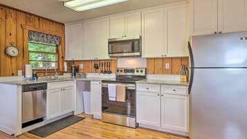 House (2 Bedrooms) | Interior