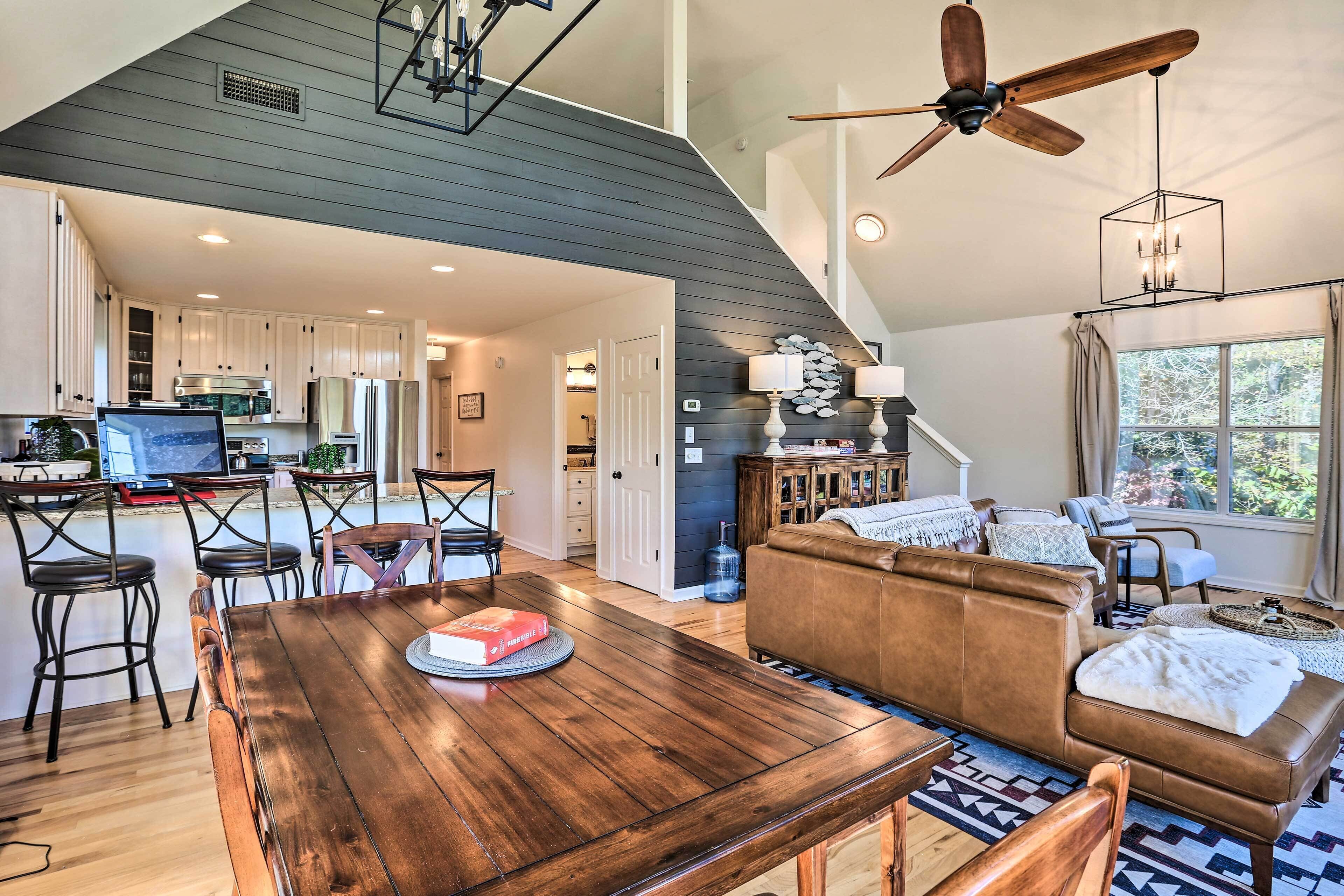 House (3 Bedrooms) | Living area | TV, fireplace