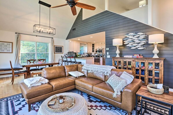 House (3 Bedrooms) | Interior - Waterfront Lake Martin Home w/ Private Dock & View (Dadeville)