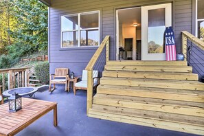 House (3 Bedrooms) | Interior - Waterfront Lake Martin Home w/ Private Dock & View (Dadeville)
