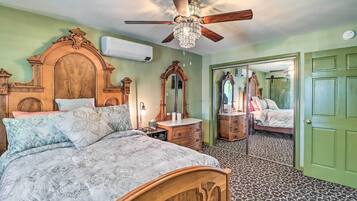 Apartment (1 Bedroom) | 1 bedroom, laptop workspace, bed sheets