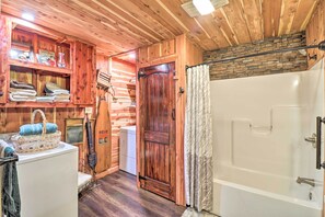Interior - Quiet, Historic Manor: Located in Ghost Town! (Calico Rock)