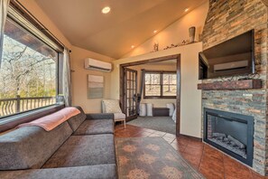 House (1 Bedroom) | Interior