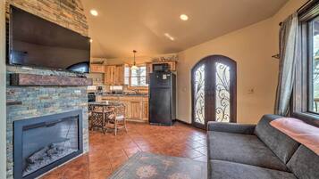 House (1 Bedroom) | Interior