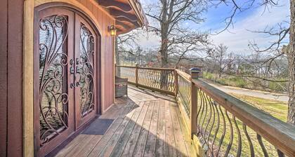 'sunset Bluff Treehouse': On Bull Shoals Lake!
