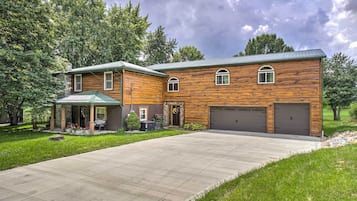 House (3 Bedrooms) | Front of property