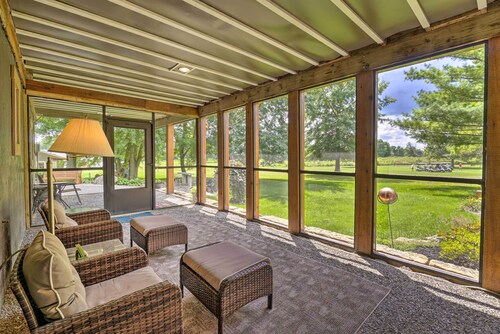 Updated Buckeye Lake Retreat w/ Game Room!