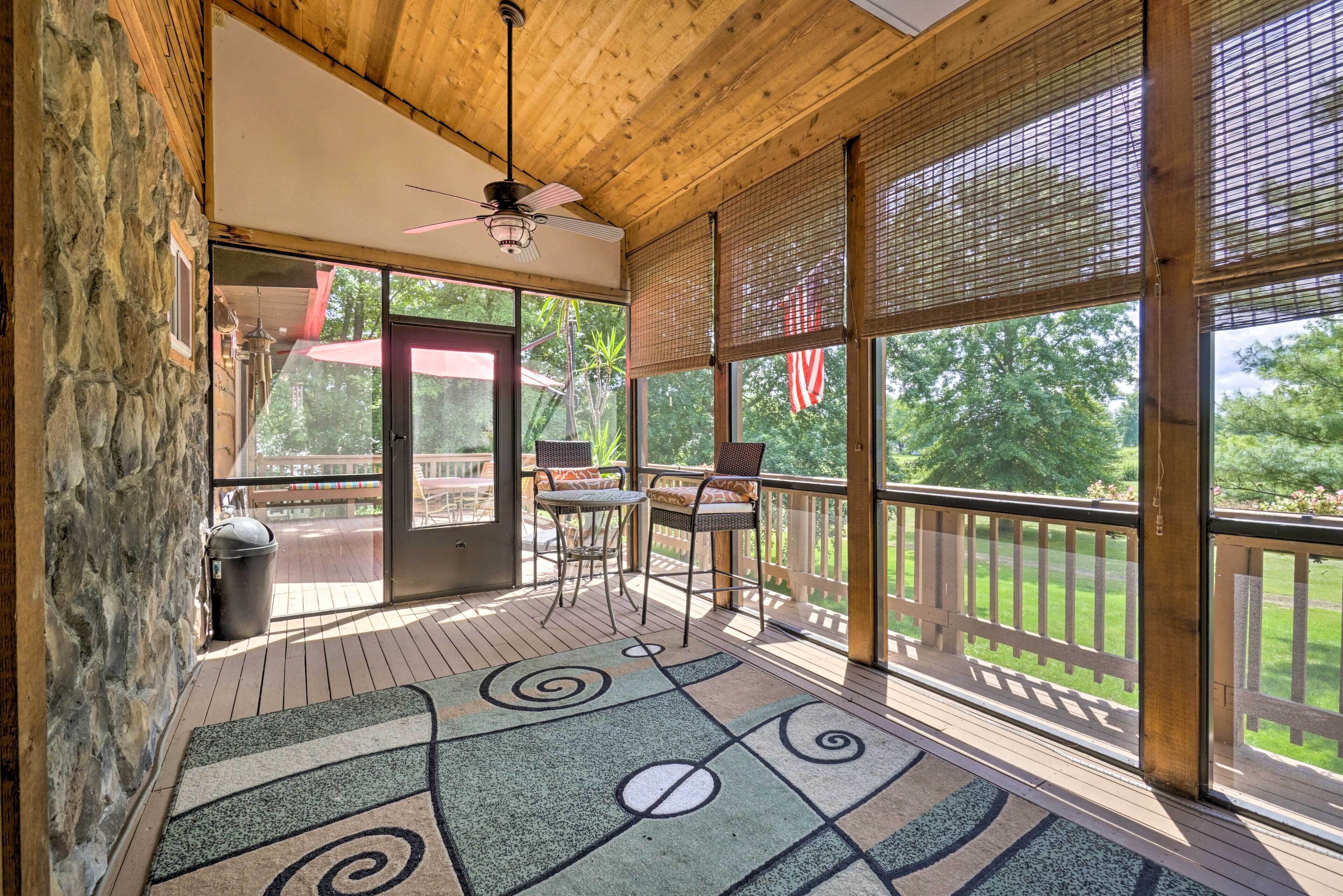 Updated Buckeye Lake Retreat w/ Game Room!