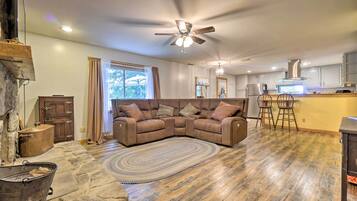 House (3 Bedrooms) | Interior