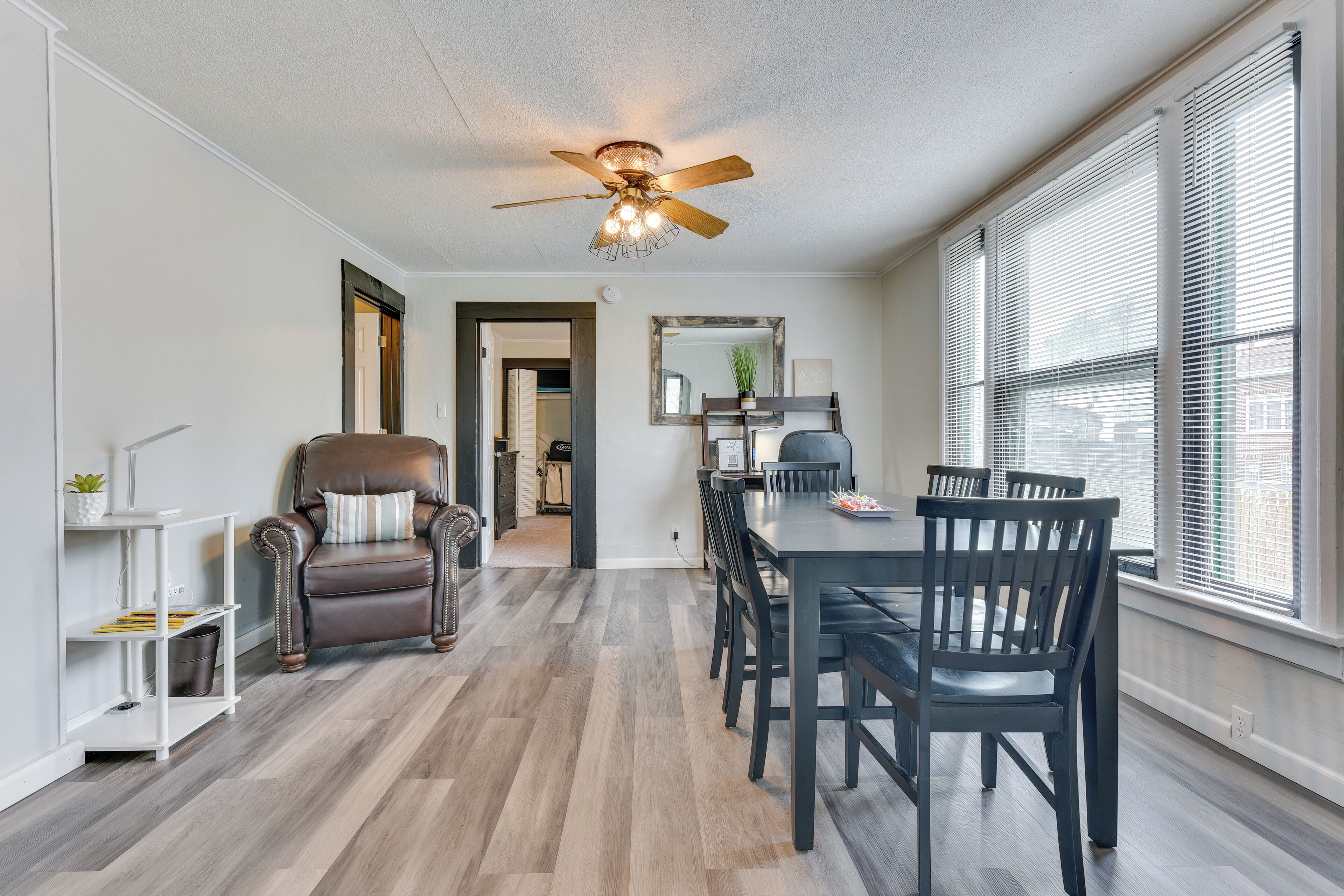 Tonawanda Apartment Steps to Niagara River!