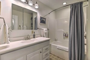 House (3 Bedrooms) | Bathroom