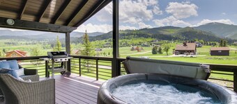 Stunning Gallatin Gateway Mountain Retreat!