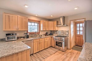 House (5 Bedrooms) | Interior - Stunning Gallatin Gateway Mountain Retreat! (Gallatin Gateway)