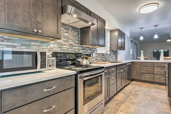 House (3 Bedrooms) | Interior