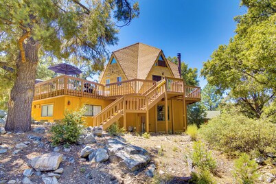 'star House' Unique Home w/ 360 Mountain Views!