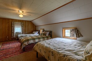 4 bedrooms, desk, iron/ironing board, free WiFi
