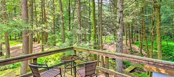 Secluded & Quiet Pocono Mtn Cabin w/ Hot Tub!