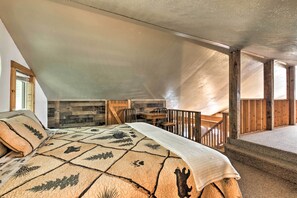 House (6 Bedrooms) | Interior