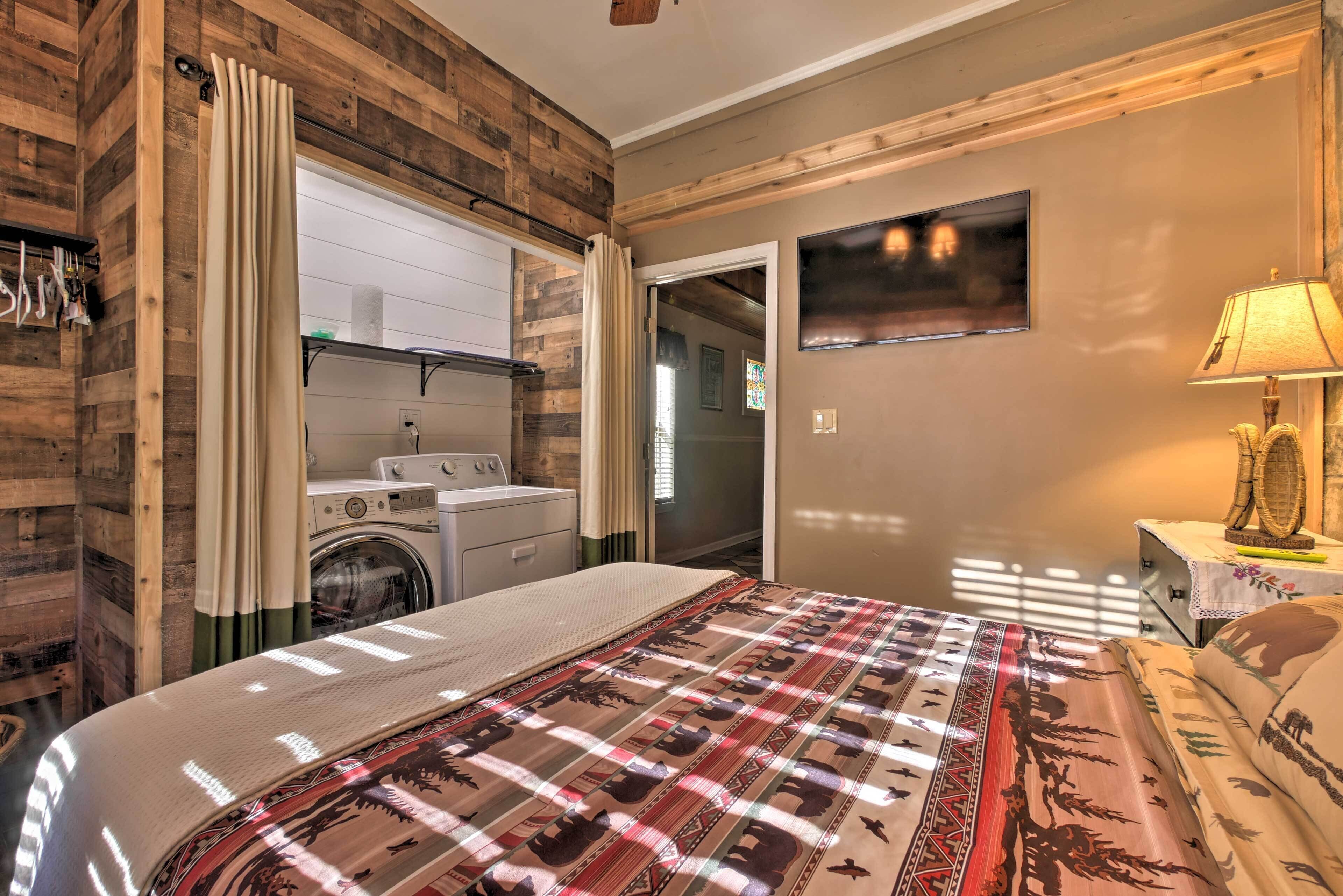 Tenn River Cabin W/hot Tub - 10 Mi to Chattanooga!