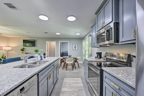 House (3 Bedrooms) | Interior - Stunning Avinger Retreat on Lake O' the Pines (Avinger)