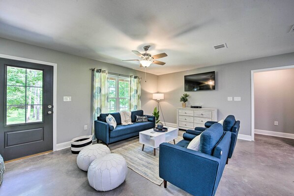 House (3 Bedrooms) | Interior - Stunning Avinger Retreat on Lake O' the Pines (Avinger)