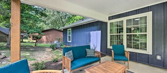 Stunning Avinger Retreat on Lake O' the Pines
