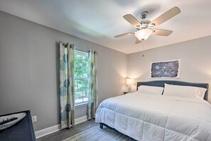 House (3 Bedrooms) | Interior - Stunning Avinger Retreat on Lake O' the Pines (Avinger)