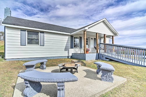 Updated Beattyville Ranch-style Home w/ Yard!