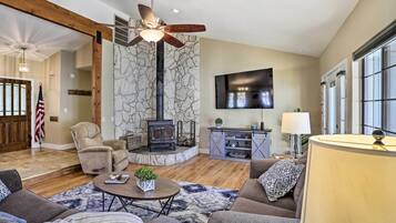 House (3 Bedrooms) | Interior