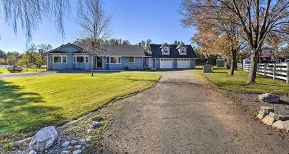 Updated Cottonwood Home w/ Patio & Fire Pit!