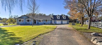 Updated Cottonwood Home w/ Patio & Fire Pit!