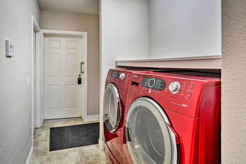 Updated Cottonwood Home w/ Patio & Fire Pit!