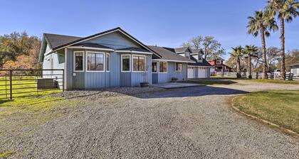 Updated Cottonwood Home w/ Patio & Fire Pit!