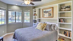 House (3 Bedrooms) | Interior - Updated Cottonwood Home w/ Patio & Fire Pit! (Cottonwood)