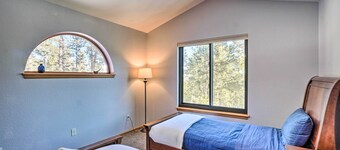 宽敞的常青家园，配有热水浴缸和甲板！