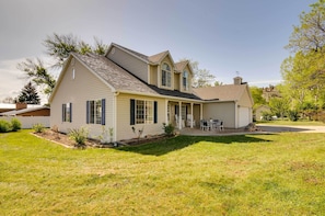 House (5 Bedrooms) | Depan hartanah