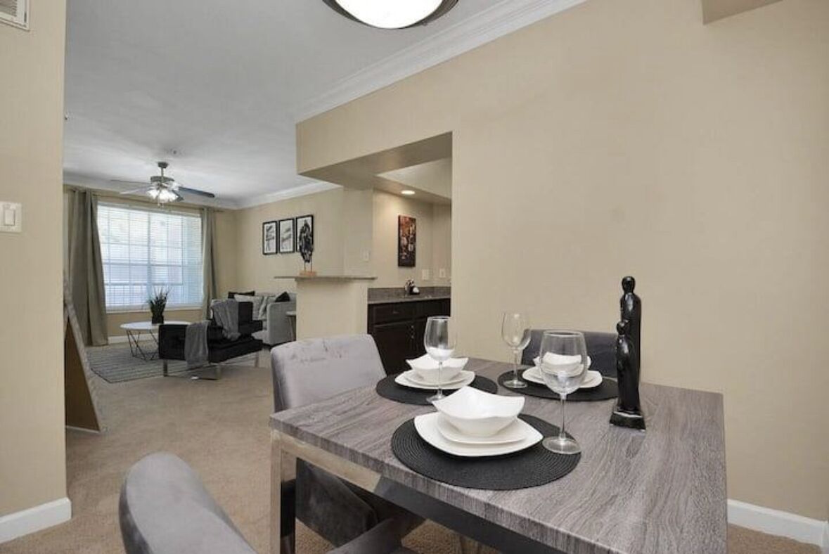 Galleria Luxury Gated Apartment