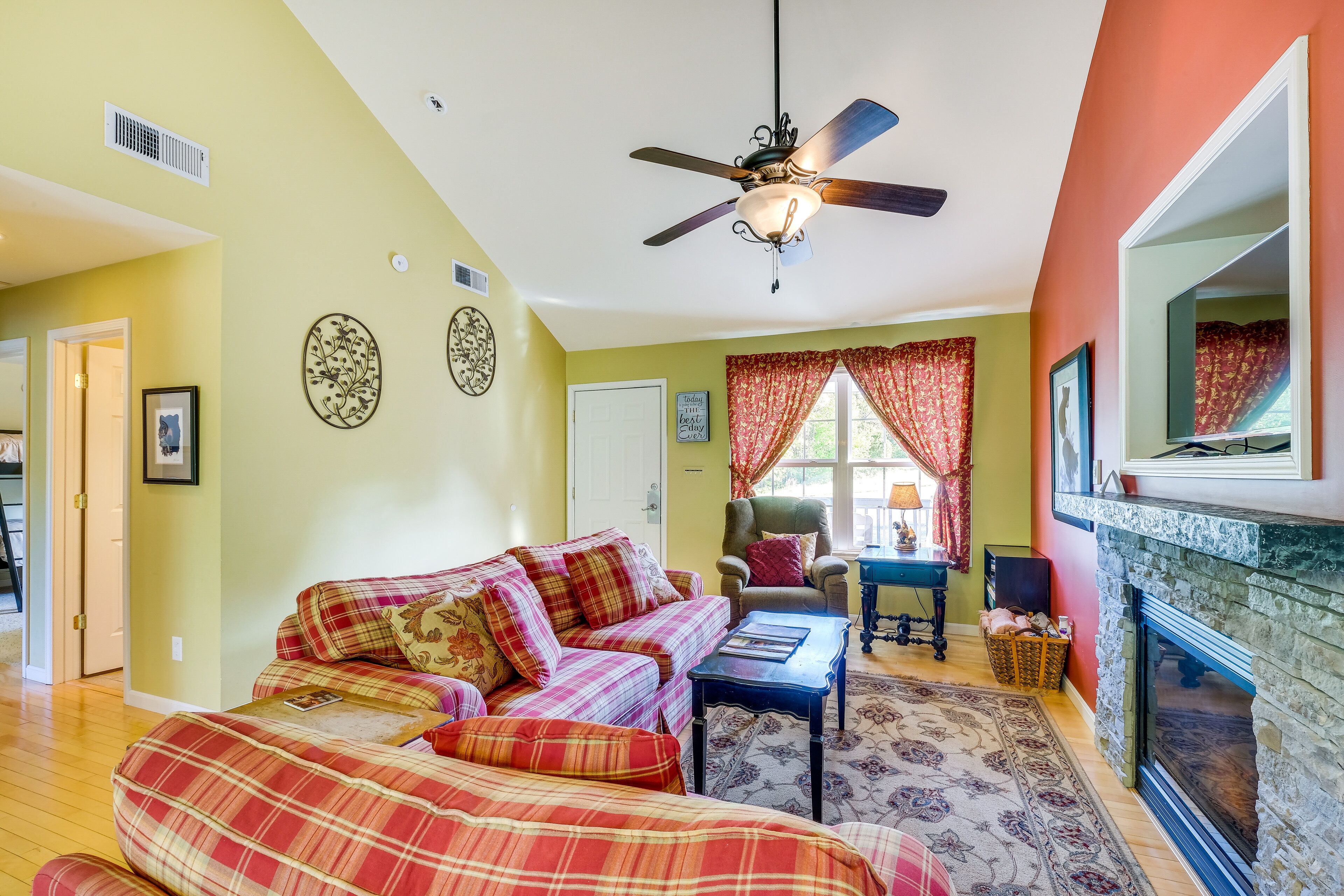 Taylorsville Cottage w/ Hot Tub & Lake Access!