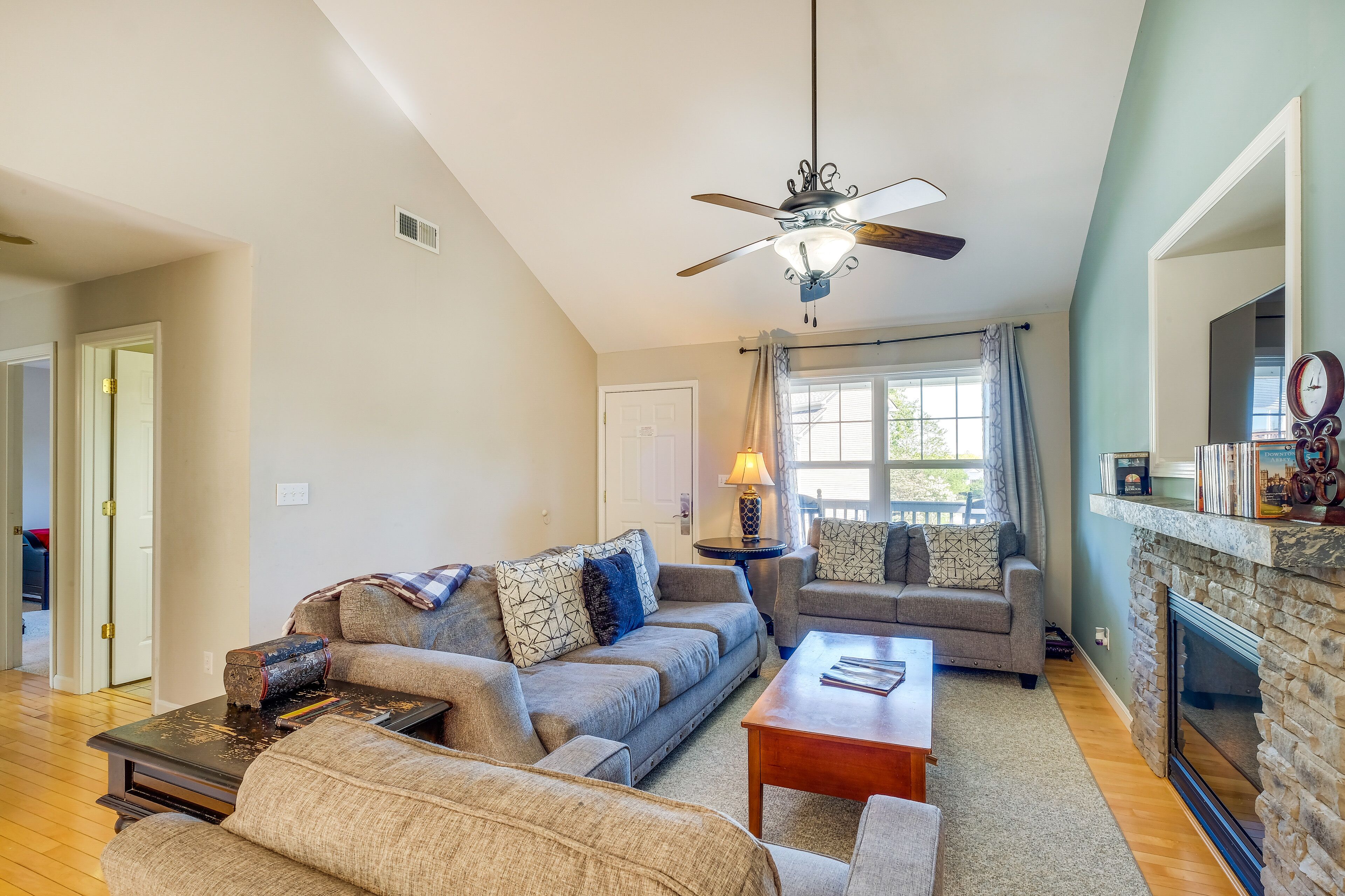 Taylorsville Lake Cottage Rental w/ Hot Tub!