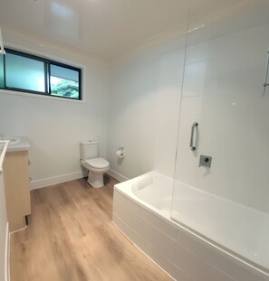 Bathroom - The Bower at Purling Brook (Springbrook)