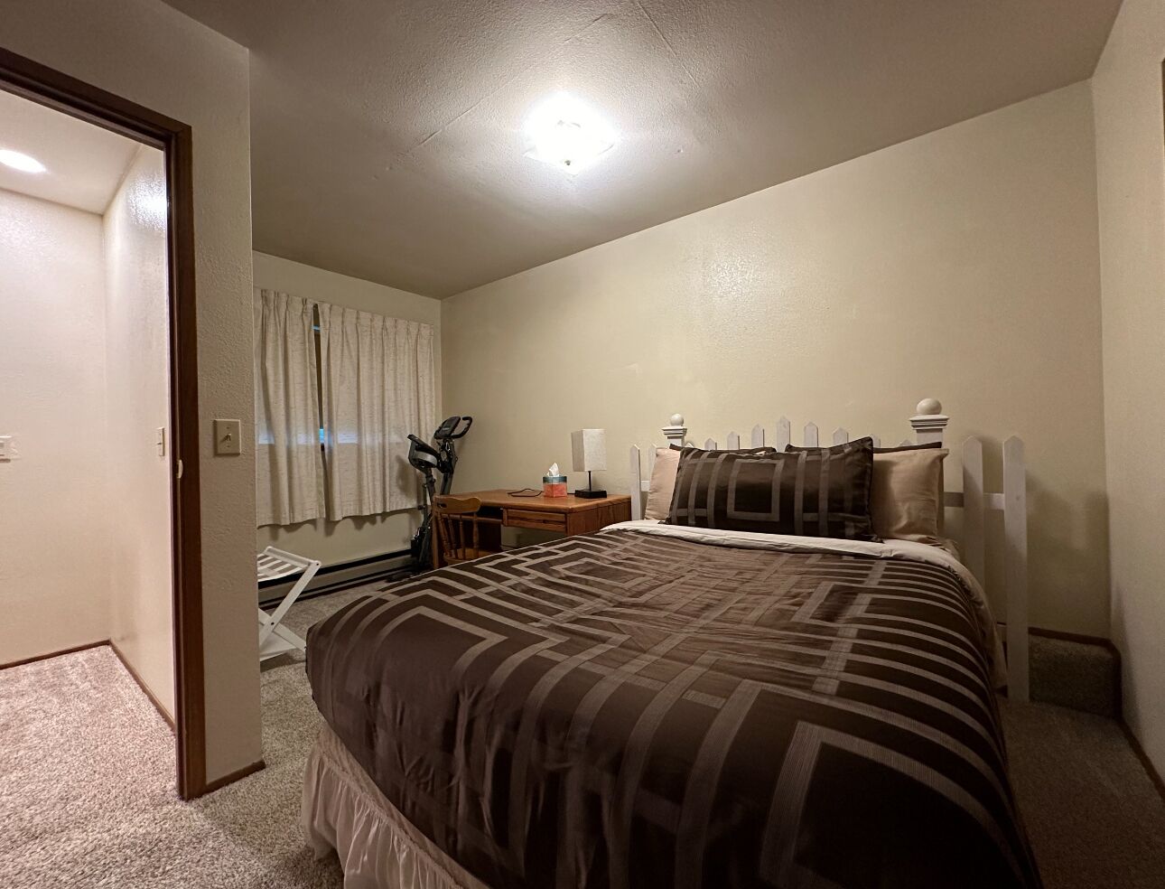 2 bedrooms, desk, iron/ironing board, free WiFi
