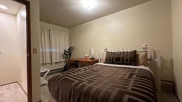 2 bedrooms, desk, iron/ironing board, free WiFi