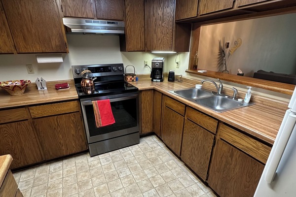 KylskÄp, mikrovÄgsugn, ugn och kaffe- och tebryggare