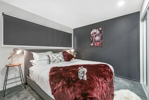 2 bedrooms, iron/ironing board, WiFi, bed sheets - Serenity in Central Maleny (Maleny)
