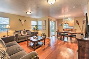 Apartment (2 Bedrooms) | Front of property