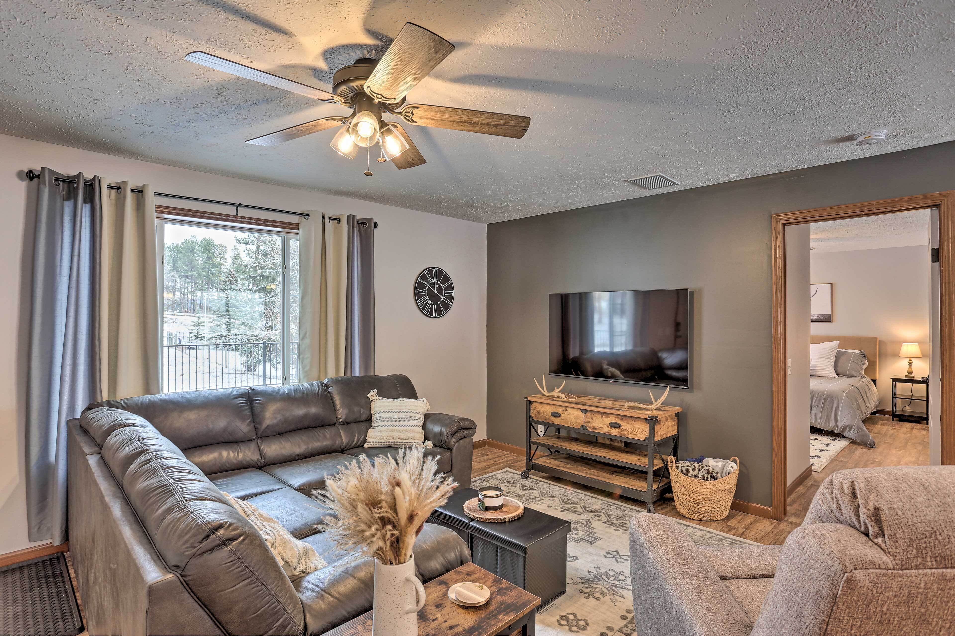 14A Getaway Family House With Large Deck!