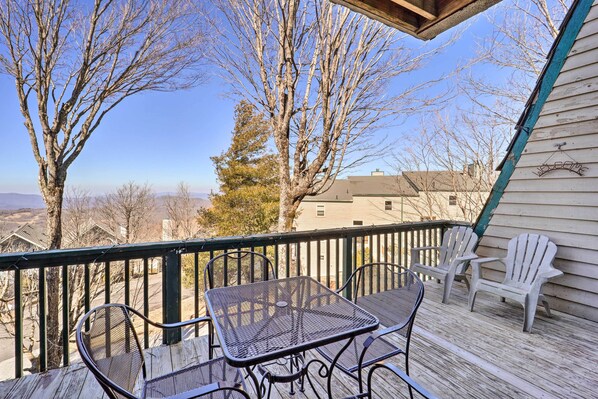 Apartment (3 Bedrooms) | Front of property - Beech Mountain Retreat w/ Decks & Mountain Views! (Banner Elk)