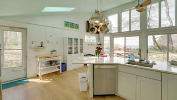 Cottage (2 Bedrooms) | Interior