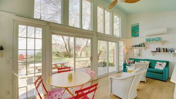 Cottage (2 Bedrooms) | Interior